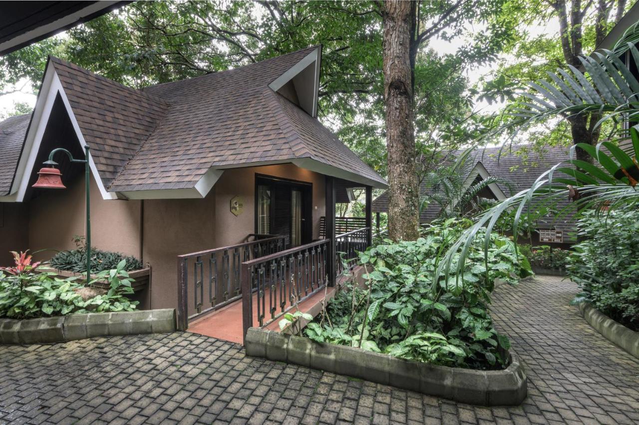 Отель Club Mahindra Теккади Экстерьер фото