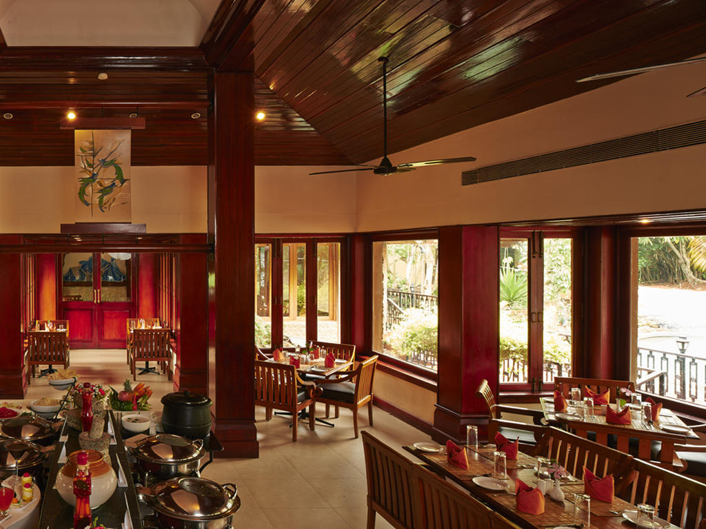 Отель Club Mahindra Теккади Экстерьер фото