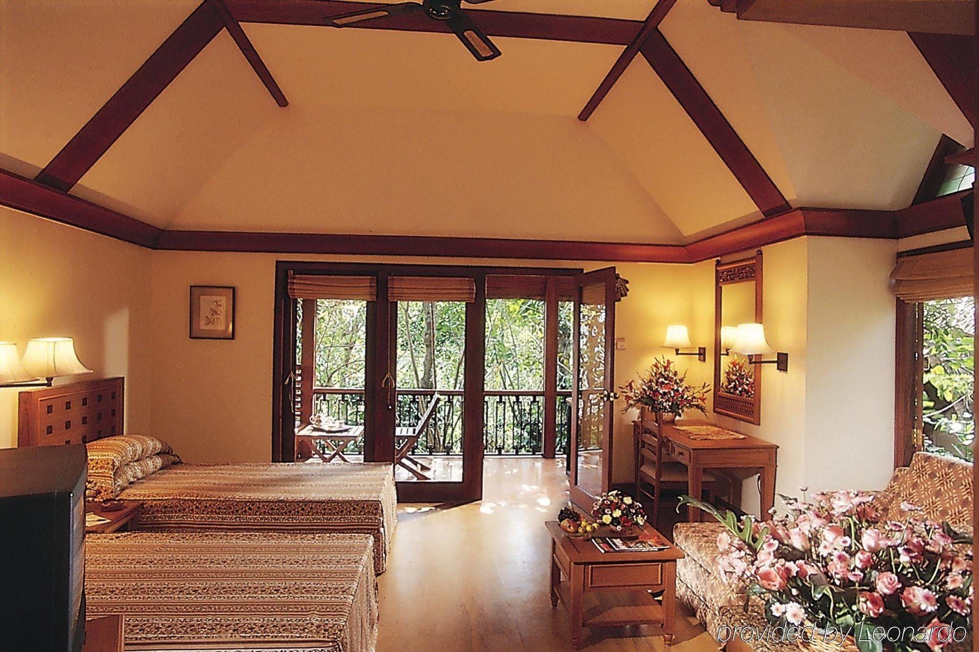 Отель Club Mahindra Теккади Экстерьер фото