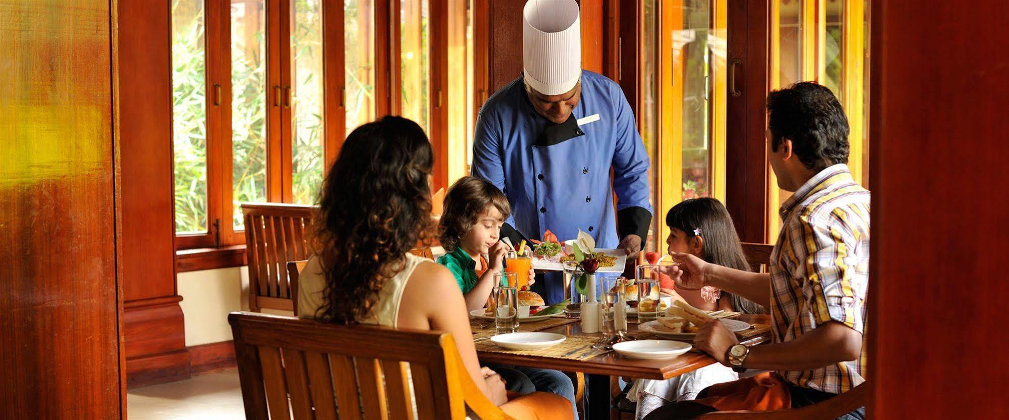 Отель Club Mahindra Теккади Экстерьер фото